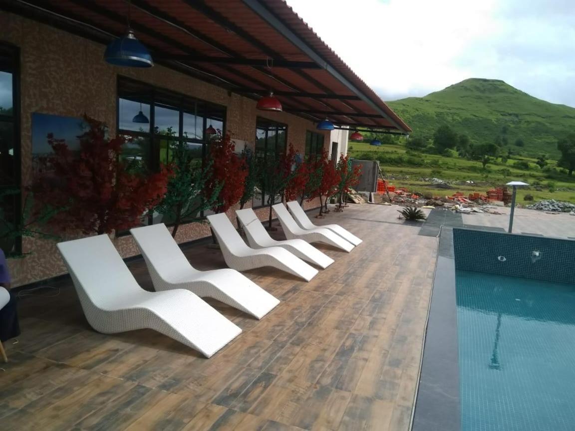 Strawberry Hills Saputara Hotel Екстериор снимка