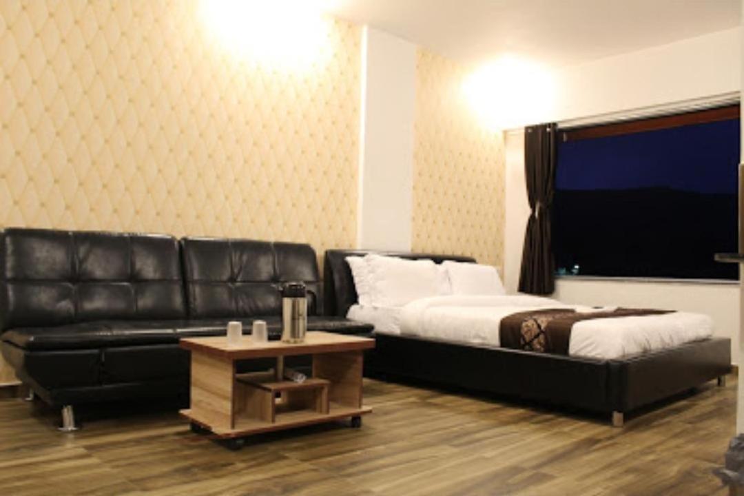 Strawberry Hills Saputara Hotel Екстериор снимка