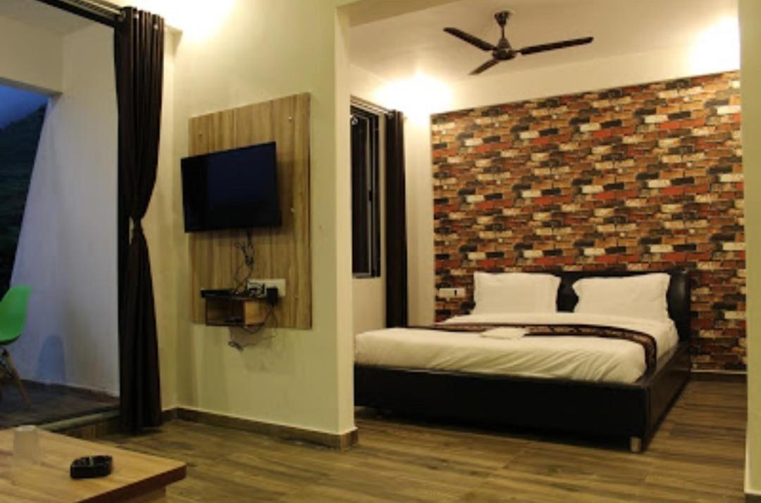 Strawberry Hills Saputara Hotel Екстериор снимка