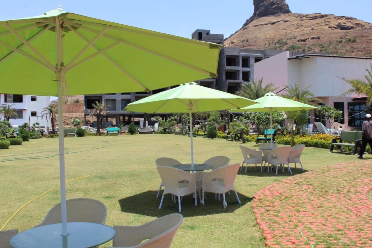 Strawberry Hills Saputara Hotel Екстериор снимка