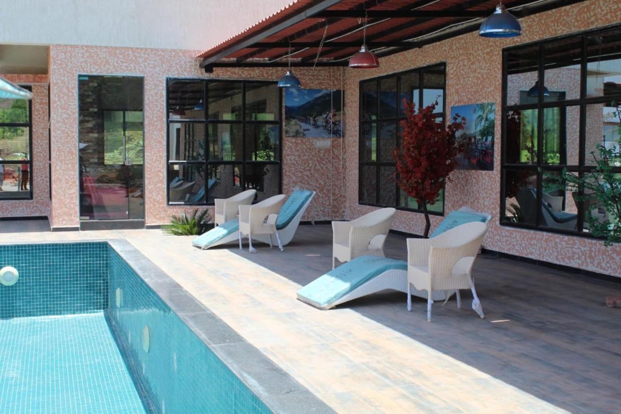 Strawberry Hills Saputara Hotel Екстериор снимка